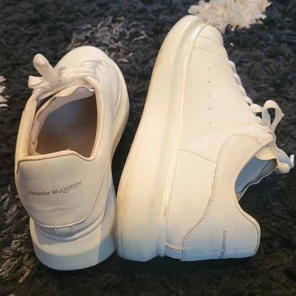 Alexander McQueen Men's White Trainers - Picture 7 of 14